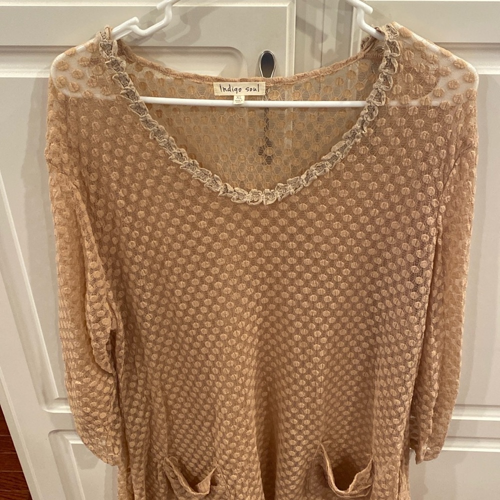 Indigo soul light pinkish. 3/4 length sleeves goth sleeves. Size XL